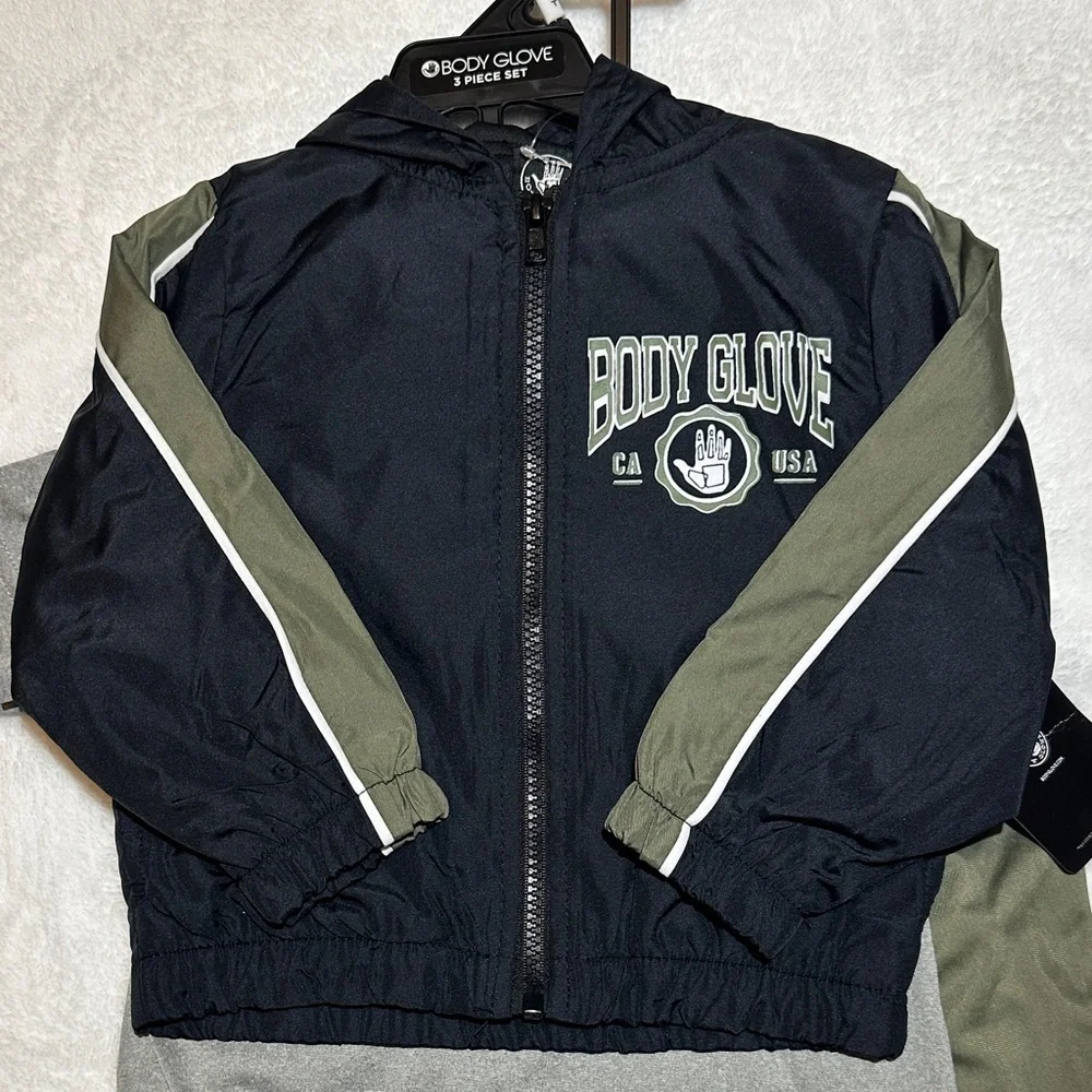 NWT Body Glove boys 3 piece set- wind breaker, tee, and joggers 2t